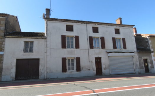 House for sale near Montmorillon France Reference : 61201