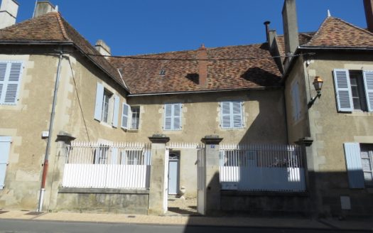 Manor house for sale in Montmorillon France Reference : 80802