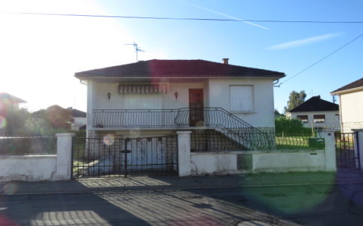 Bungalow for sale in Montmorillon France Reference : 90904