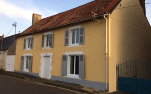 Townhouse for sale in Montmorillon France Reference : 91105