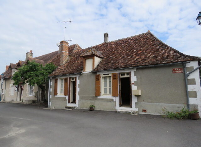 Village house for sale near Montmorillon France Reference : 21702